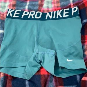 NIKE PROS
